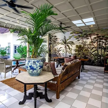 The Gatehouse - Stylish And Unique Luxury Pool Villa, Great Location!