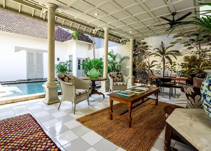 Villa The Gatehouse - Stylish And Unique Luxury Pool Villa, Great Location!