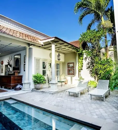 Villa The Gatehouse - Stylish And Unique Luxury Pool Villa, Great Location!