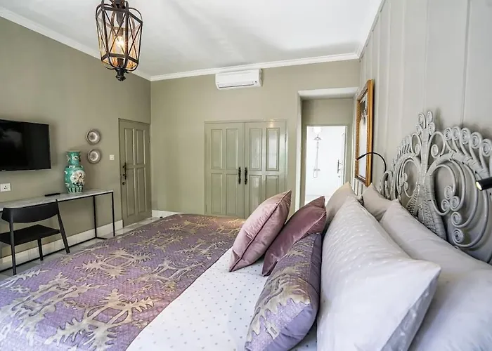 The Gatehouse - Stylish And Unique Luxury Pool Villa, Great Location! *