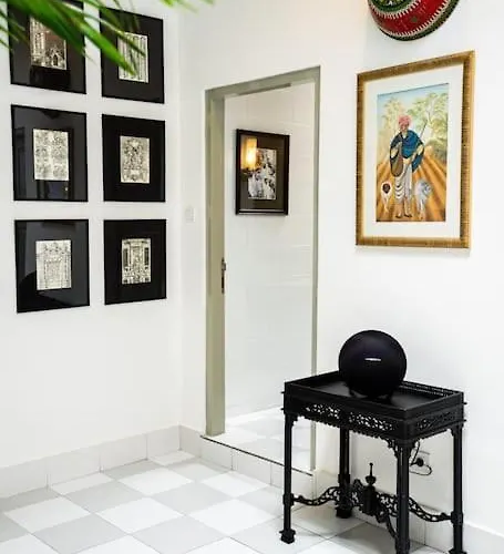 The Gatehouse - Stylish And Unique Luxury Pool Villa, Great Location! * Seminyak (Bali)