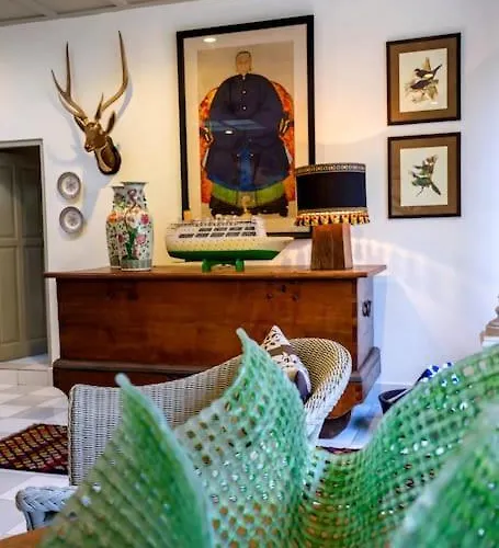 The Gatehouse - Stylish And Unique Luxury Pool Villa, Great Location!