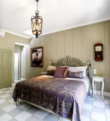 The Gatehouse - Stylish And Unique Luxury Pool Villa, Great Location!